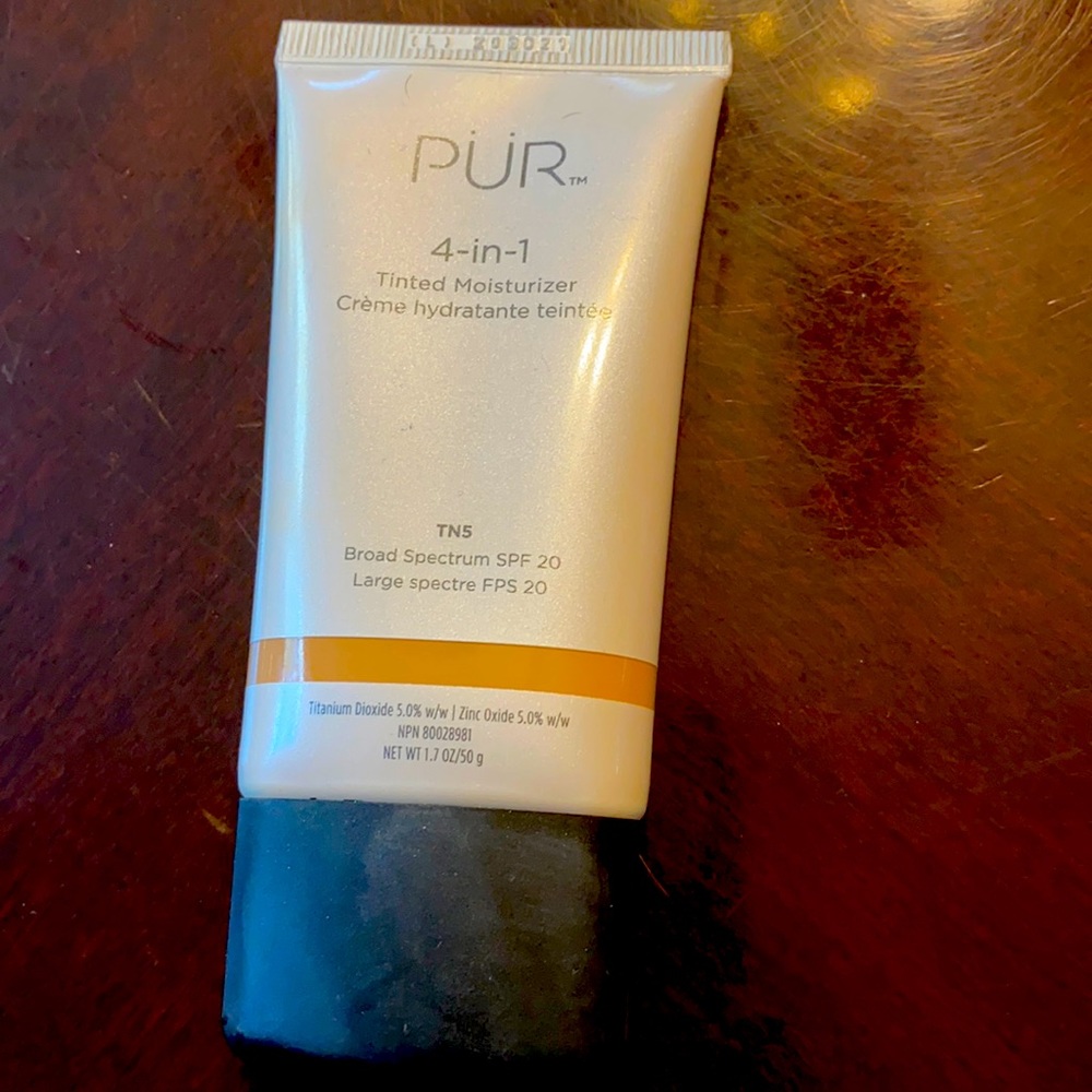 Pür- 4-in-1 tinted moisturizer